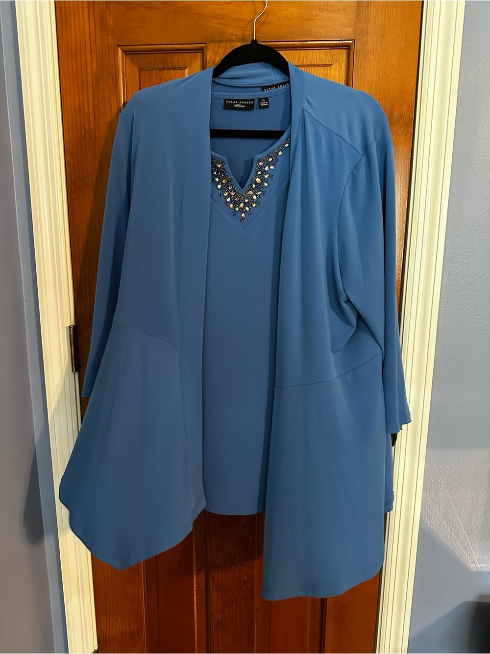 Susan Graver Blue Embellished V-Neck Two-piece tank and jacket. XL